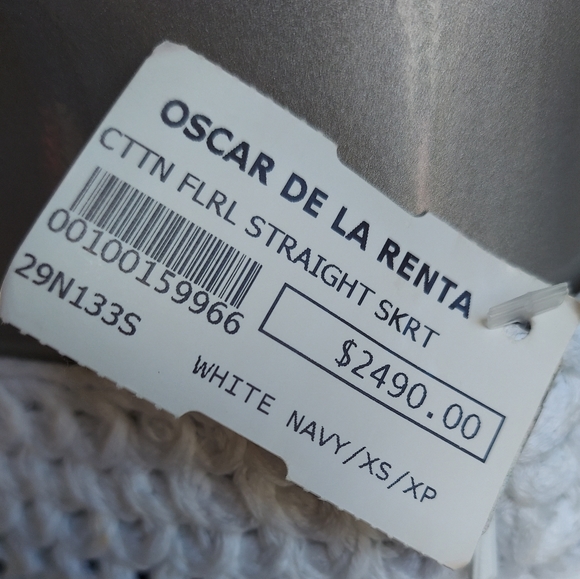 $2,490 NEW W. TAG OSCAR DE LA RENTA WHT NAVY FLORAL RUNWAY SKIRT US XS - Picture 2 of 9